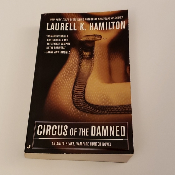 📚 5/$20 Laurell K. Hamilton, Circus of the Damned
